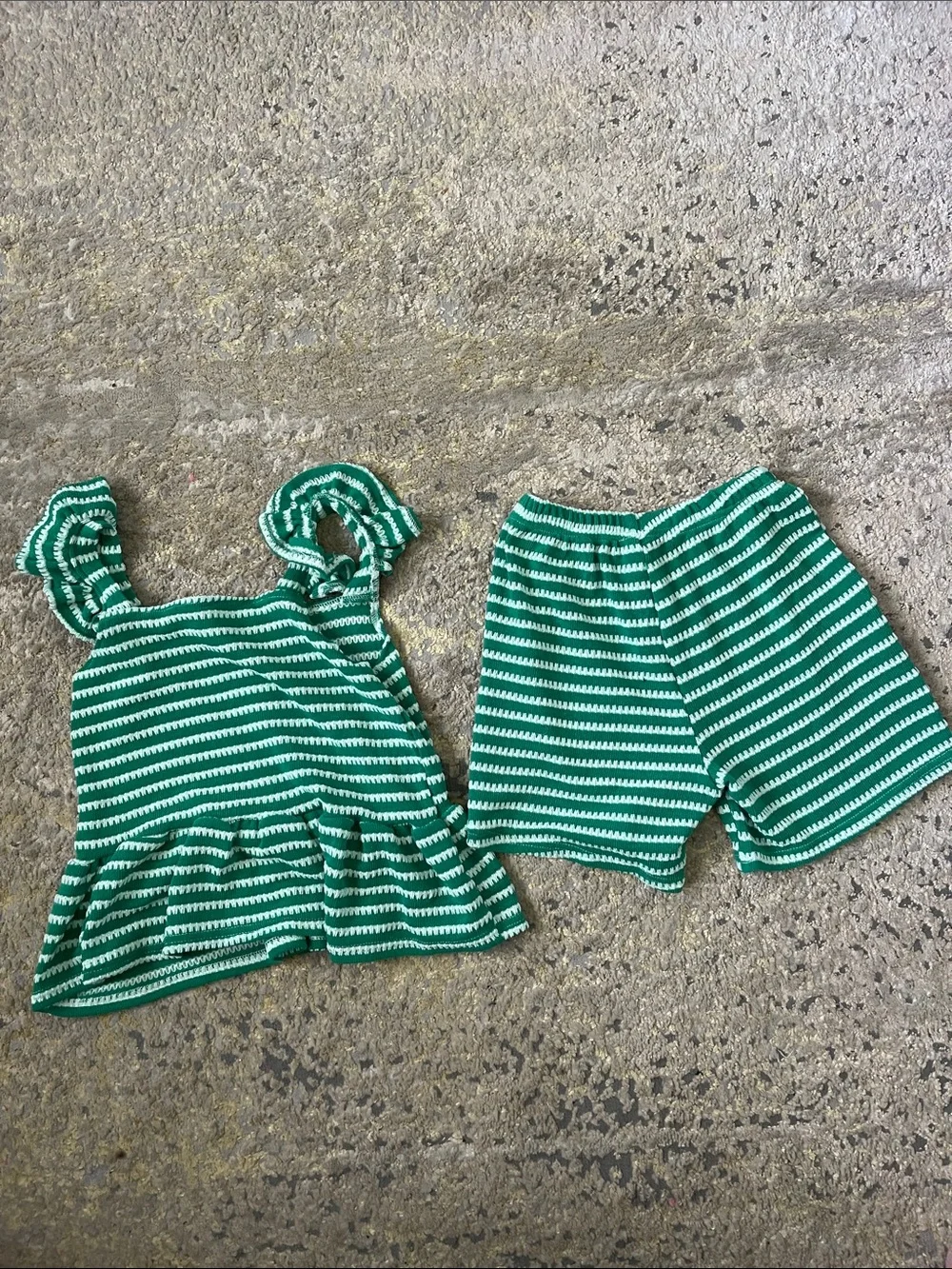 NWOT 4T green crochet set